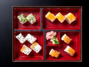 Mixed California roll bento (12 Pcs)