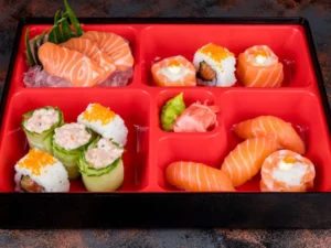 Salmon lovers bento (15 Pcs)